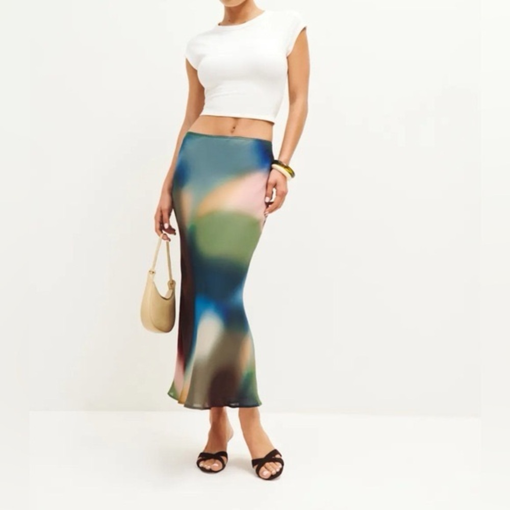 Reformation Layla skirt in blur - size 4